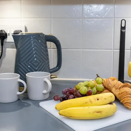 The Burton- Free Gated Parking マンチェスター