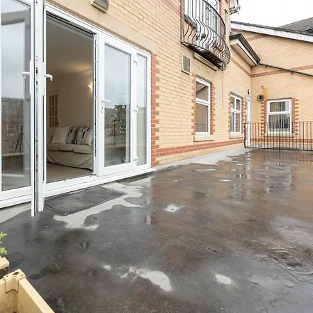 The Burton- Free Gated Parking * Manchester