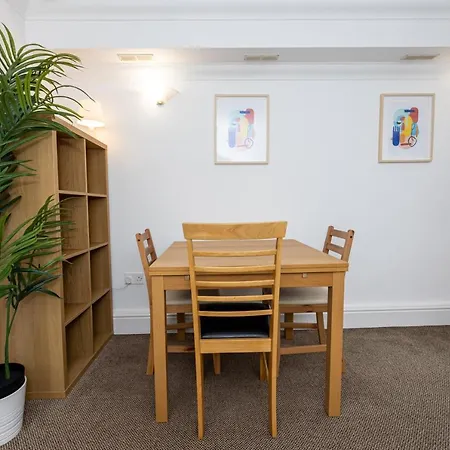 Apartman The Burton- Free Gated Parking *