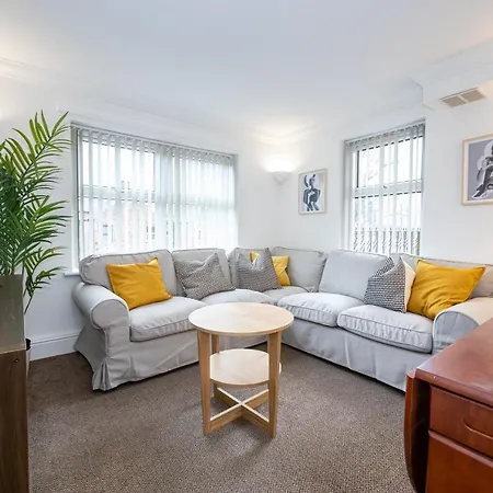 The Burton- Free Gated Parking * Manchester