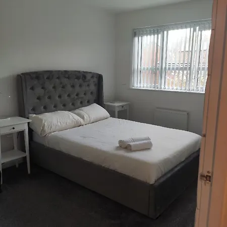 55 Kempster Gardens Apartment