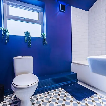 Spacious And Modern 5 Bedroom House بيت للعطل