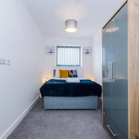 Weekly And Monthly Bookings At Zinnia Unit - Telly Homes Limited- New One Bed Apartment, Old Trafford