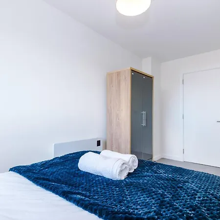 Apartment Weekly And Monthly Bookings At Zinnia Unit - Telly Homes Limited- New One Bed Apartment, Old Trafford