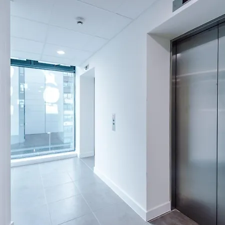 Weekly And Monthly Bookings At Zinnia Unit - Telly Homes Limited- New One Bed Apartment, Old Trafford * Manchester