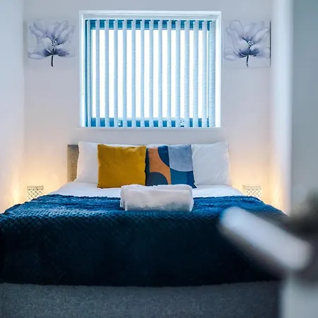 Weekly And Monthly Bookings At Zinnia Unit - Telly Homes Limited- New One Bed Apartment, Old Trafford *