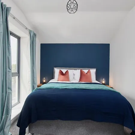 Nyaraló Fabulous 5 Bed House W Parking Manchester