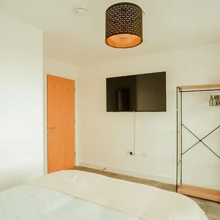 Chic 2 Bedroom Salford Quays The Lowry Apartment Manchester