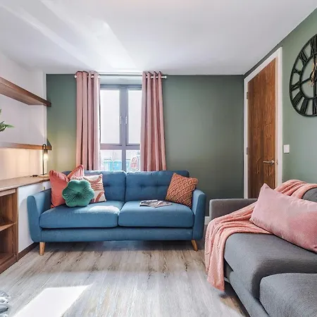 Stunning Mcr House Sleeps 9 * 맨체스터