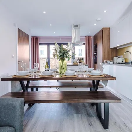 펜션 Stunning Mcr House Sleeps 9 *