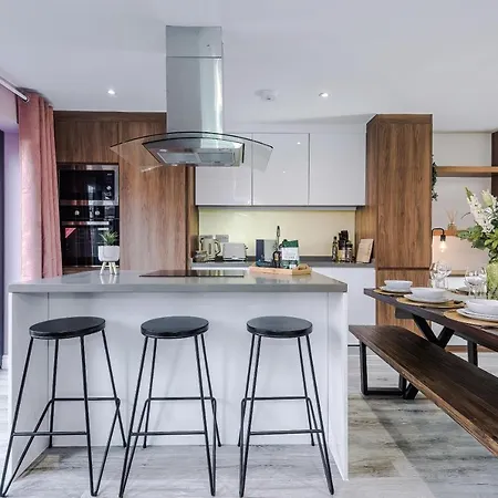 펜션 Stunning Mcr House Sleeps 9 맨체스터