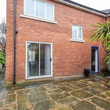 Apartment New Getaway - Free Gated Parking With Fob