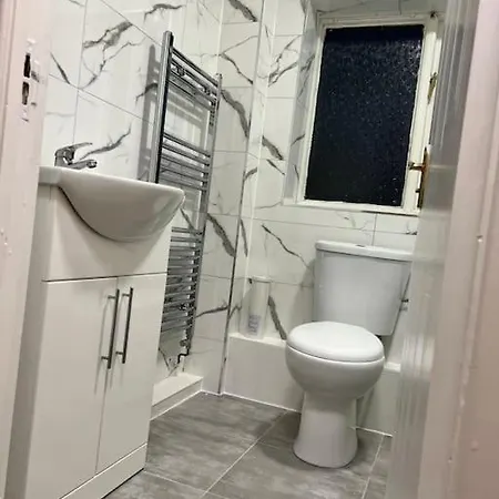 New Getaway - Free Gated Parking With Fob Apartment