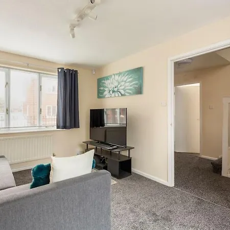 Apartment New Getaway - Free Gated Parking With Fob Manchester