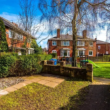 Three Bedroom House In * Manchester