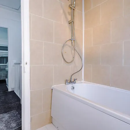Appartement Three Bedroom House In Manchester