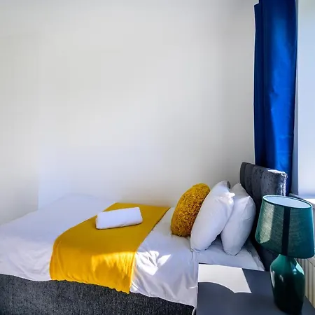 Starview Apartment-manchester Airport