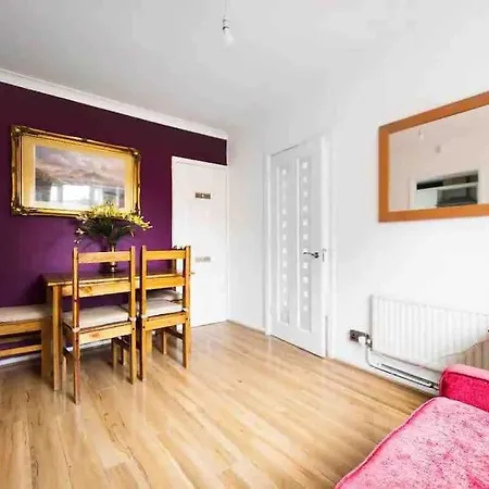 Apartment Fantastic House Near The City, Free Parking