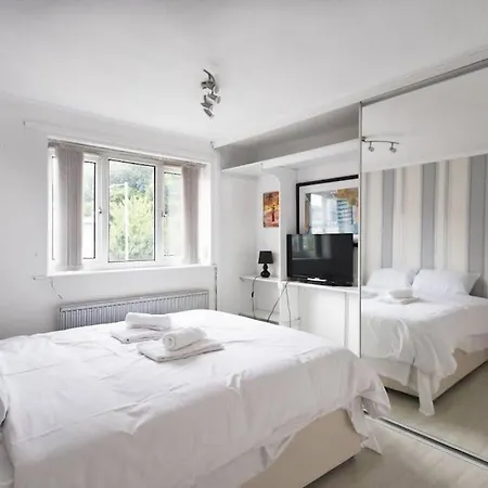 Apartment Fantastic House Near The City, Free Parking Manchester