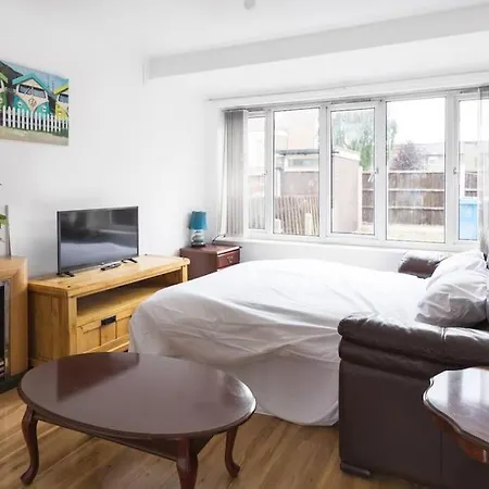 Fantastic House Near The City, Free Parking Apartment Manchester