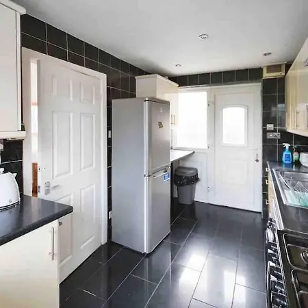 Fantastic House Near The City, Free Parking *