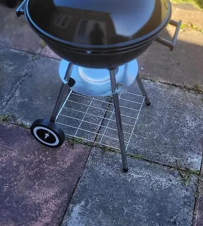 Entire 2 Bedroom House - * Manchester