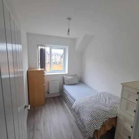 Lovely New In Close To Fc Manchester
