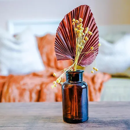 Chic 2 Bed House With Garden & Free Parking Manchester