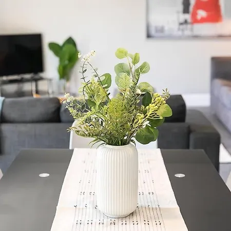 Floor 2 Bedroom Penthouse * مانشستر