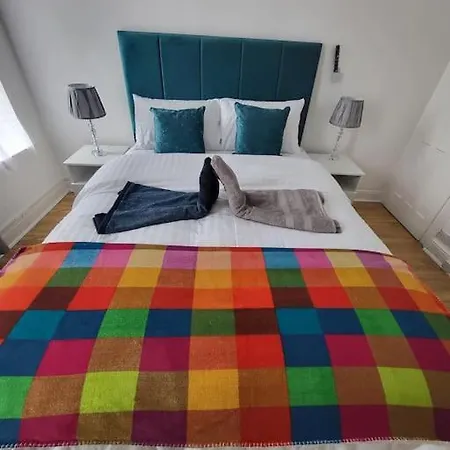 Comfortable House Near Etihad - Sleep Rest Манчестер