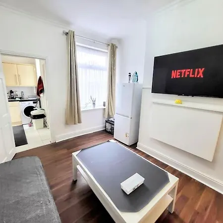 Comfortable House Near Etihad - Sleep Rest * Манчестер