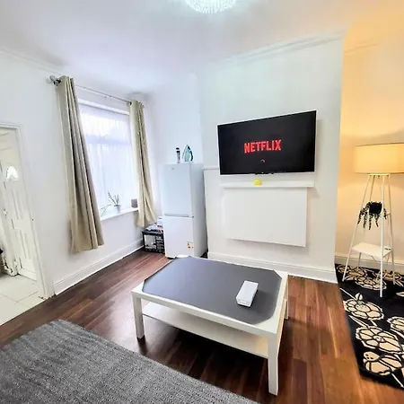 Comfortable House Near Etihad - Sleep Rest 맨체스터
