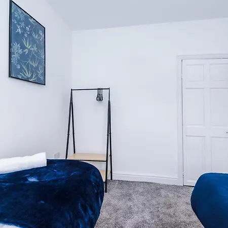 3 Bed House Close To Etihad Stadium - Free Parking Сasa de vacaciones Mánchester