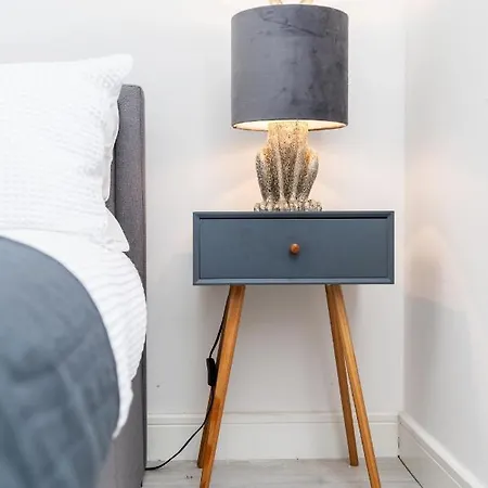 Semesterbostad 4 Bedroom, 3 Bathroom Walking Distance To Centre