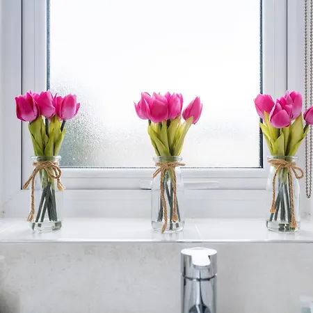 4 Bedroom, 3 Bathroom Walking Distance To Centre Casa de Férias *