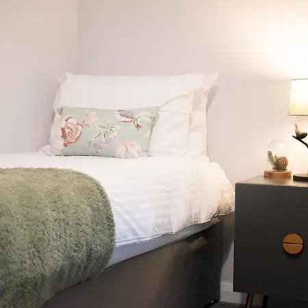 Holiday home Moseley Gardens Fallowfield *