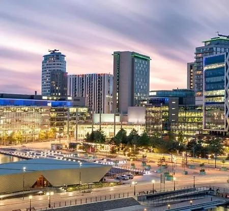 Salford Quays Apartment, アパート