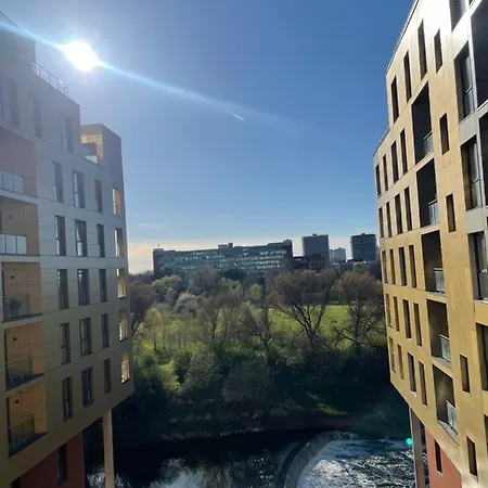 A Spacious 2 Bed With A River And Cascade View, Imaya Nights, M3 Apartment *