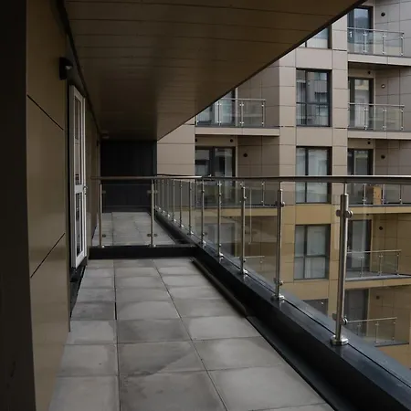 Apartment A Spacious 2 Bed With A River And Cascade View, Imaya Nights, M3 *