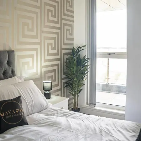 A Spacious 2 Bed With A River And Cascade View, Imaya Nights, M3