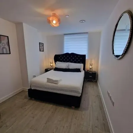 Luxury 2 Bed, 2 Bath - The Quays * 曼彻斯特