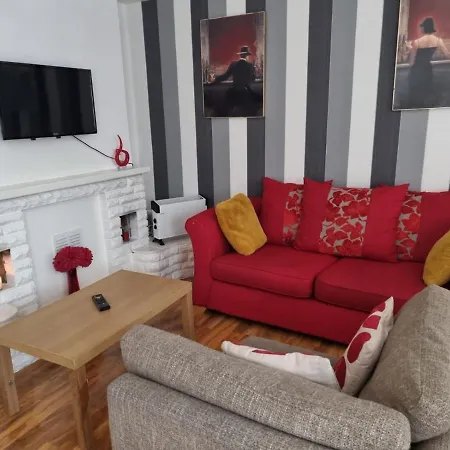 Prázdninový dům Rosewood Lodgings Special Offer For Student On Long *