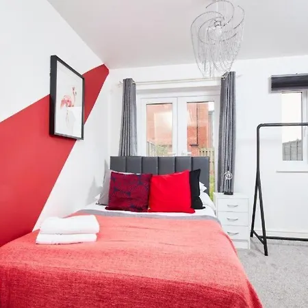 Large 4 Bed House Near Old Trafford - Parking アパート マンチェスター
