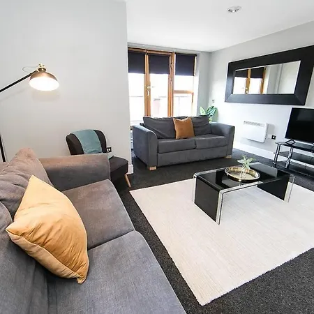 Apartment Spacious 2 Bedroom Penthouse Manchester