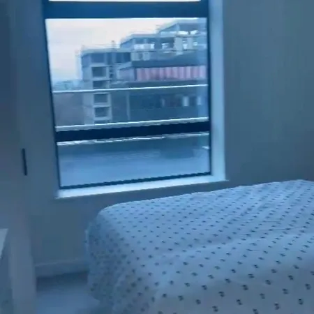 Affordable Two Bedroom Penthouse Close To Centre Old Trafford *