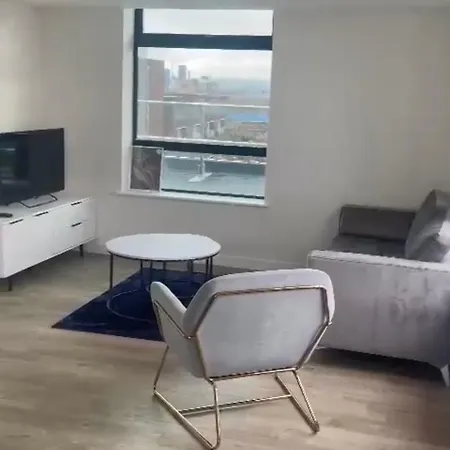 Apartment Affordable Two Bedroom Penthouse Close To Centre Old Trafford