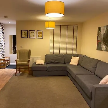Cosy House Near Centre And Football Stadium Holiday home *