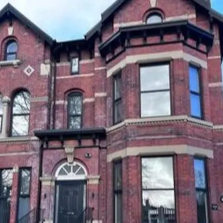 Apartament Lovely 2-br Flat Near Salford Royal *