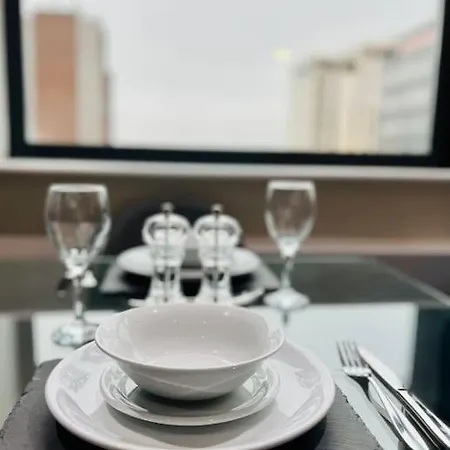 Lovely Studio With Free Parking Included! 아파트 *