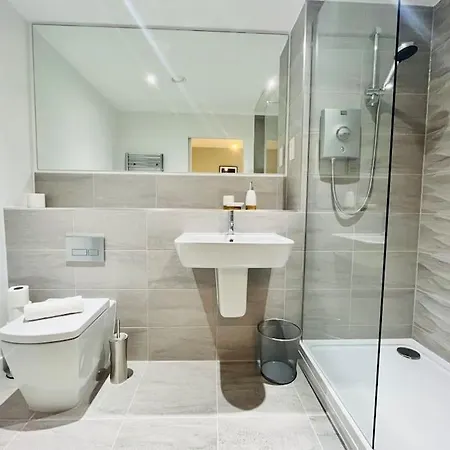 아파트 Lovely Studio With Free Parking Included! 맨체스터